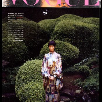 1990 VOGUE ITALIA Kimono in jersey di seta a fantasia paillete